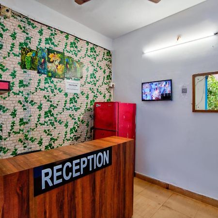 Hotel Savita Калангуте Екстериор снимка